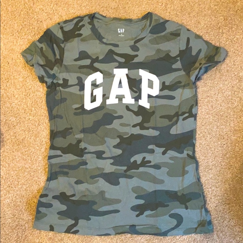 NWOT GAP camo shirt